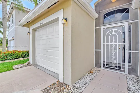 7547 Springfield Lake Dr, Lake Worth FL 33467