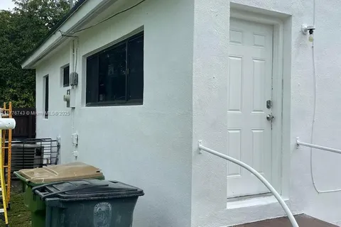 1205 NW 128th St, North Miami FL 33167