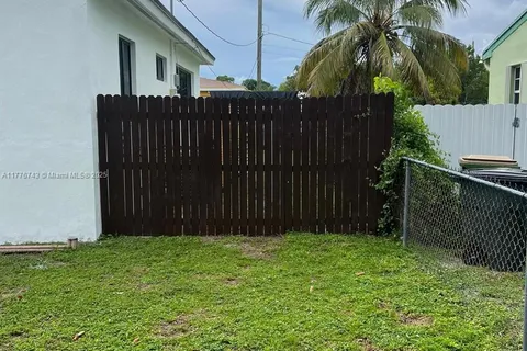 1205 NW 128th St, North Miami FL 33167