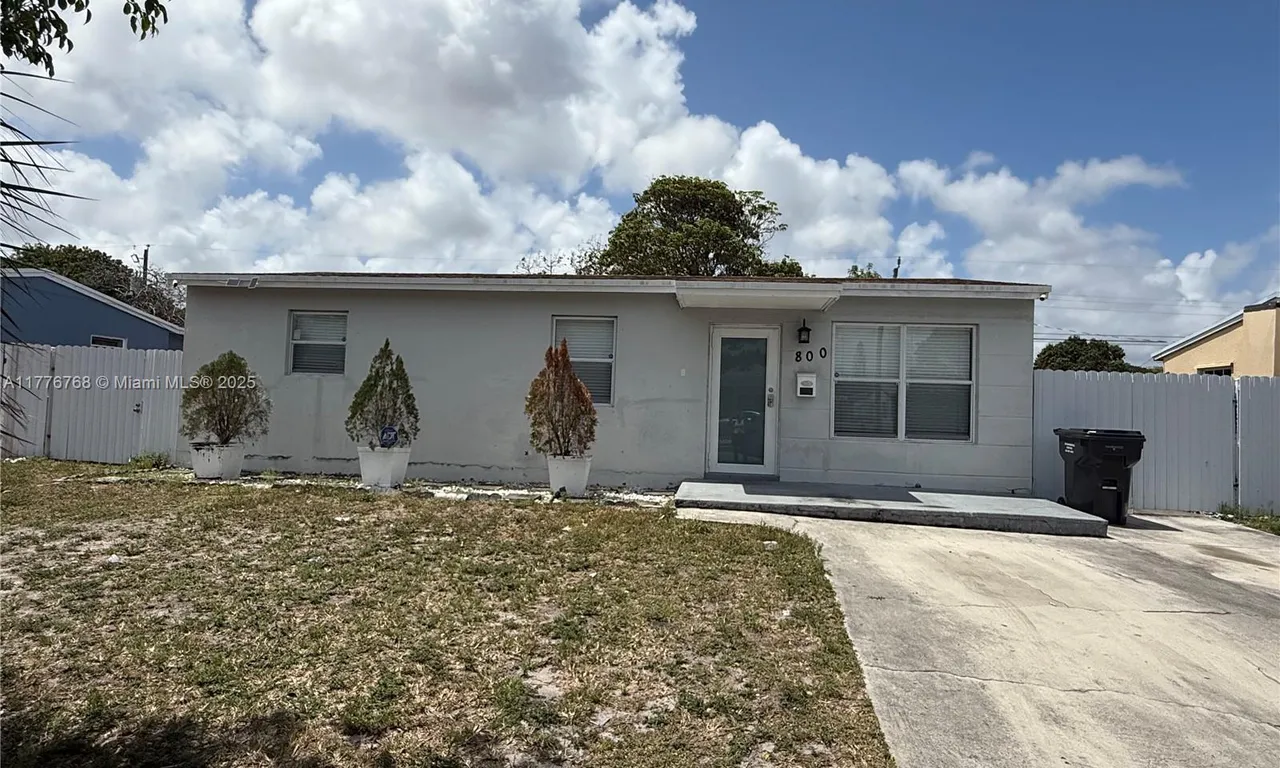 800 N 69th Ave, Hollywood FL 33024