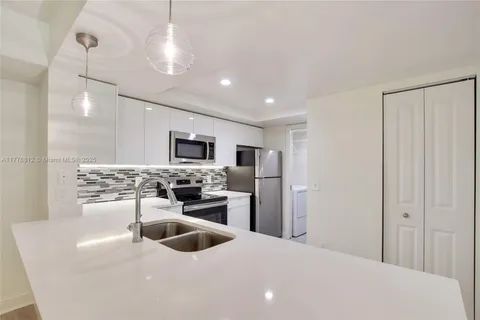 3605 NE 207th St # 2107, Aventura FL 33180