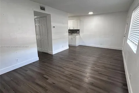 2150 Madison St # 18, Hollywood FL 33020
