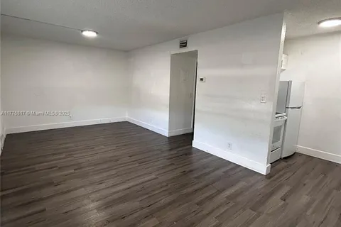2150 Madison St # 18, Hollywood FL 33020