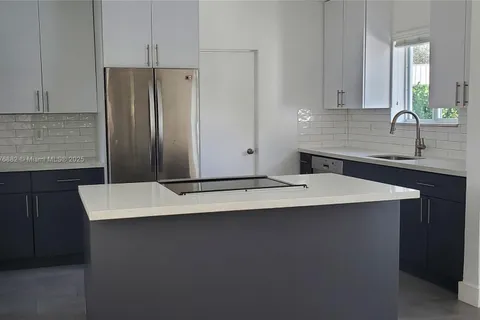 6463 Manor Ln, South Miami FL 33143