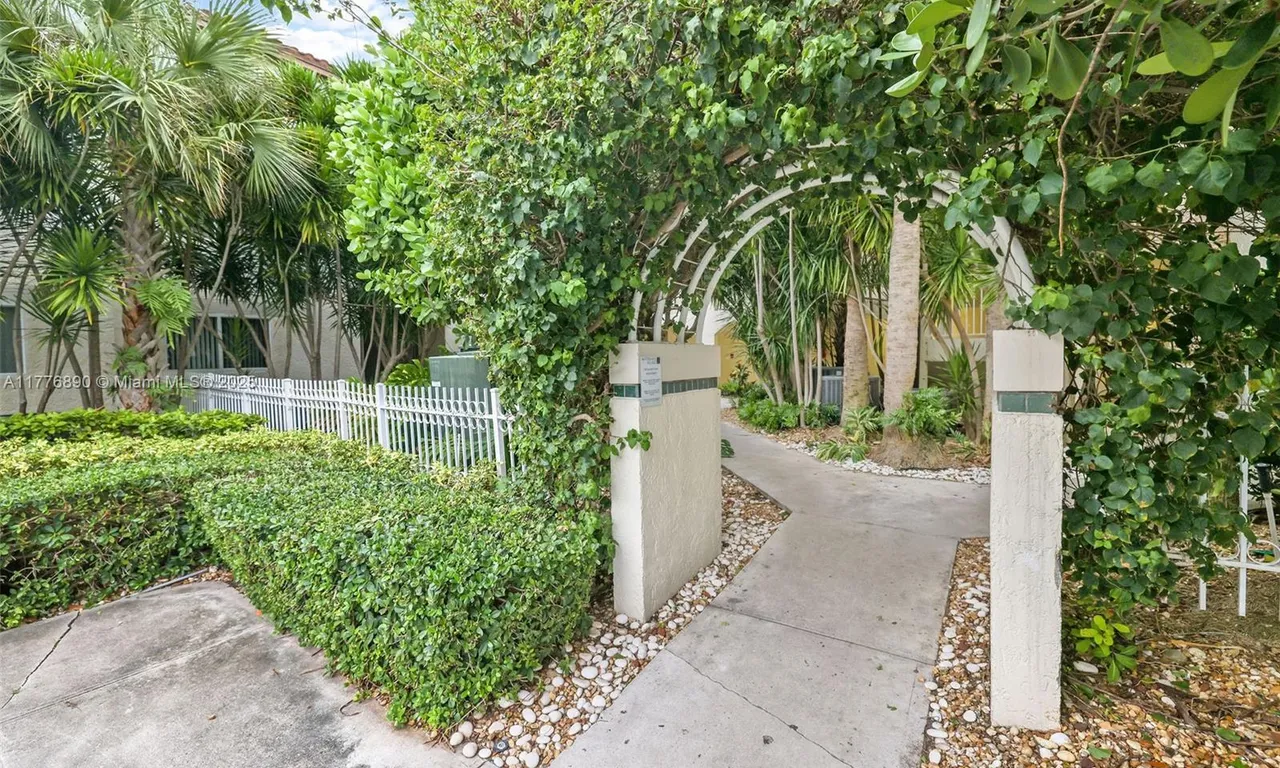 3605 NE 207th St # 2100, Aventura FL 33180