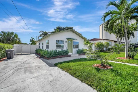 834 Kaye St, West Palm Beach FL 33405