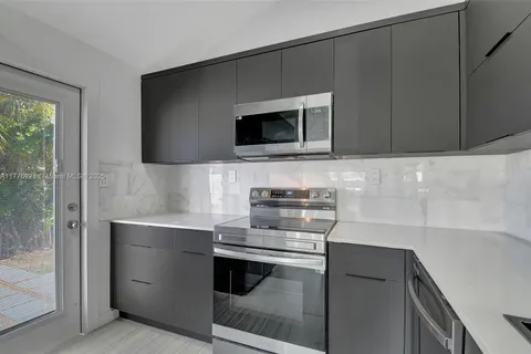 834 Kaye St, West Palm Beach FL 33405