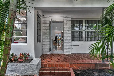 1000 10th St # 8, Miami Beach FL 33139