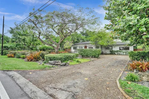 11060 Griffing Blvd, Biscayne Park FL 33161