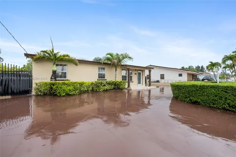 11210 SW 47th Ter, Miami FL 33165