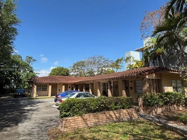 826 Salzedo St # 830, Coral Gables FL 33134
