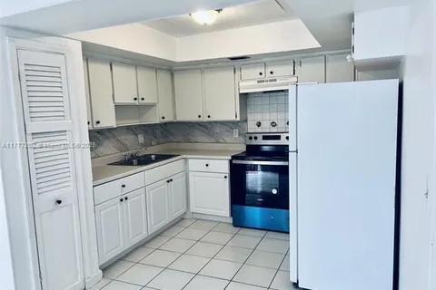 1212 N 58th Ave, Hollywood FL 33021