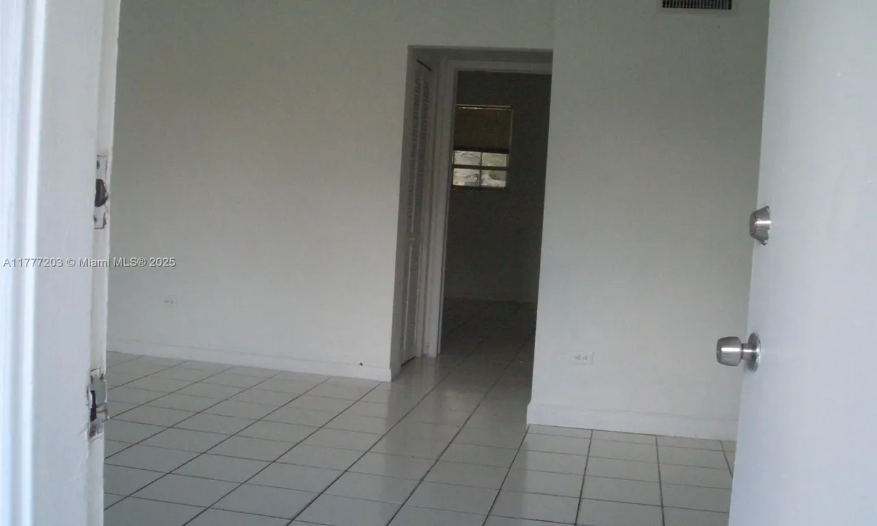 9760 SW 184th St # 16D, Cutler Bay FL 33157
