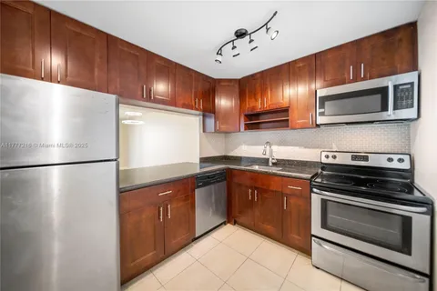 16710 NE 9th Ave # 505, North Miami Beach FL 33162