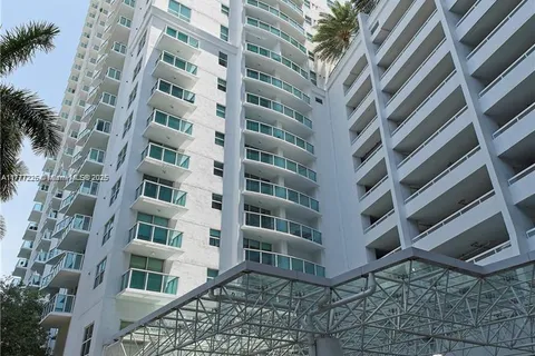 31 SE 5th # 1203, Miami FL 33131