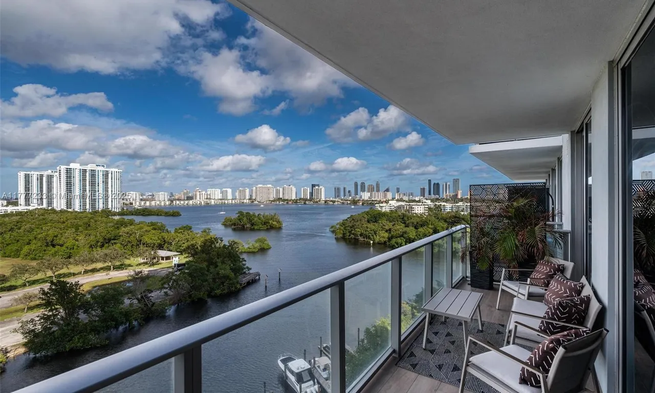 16385 Biscayne Blvd # 905, North Miami Beach FL 33160