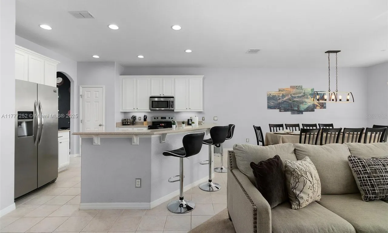 2663 SAND HILL POINT CIRCLE # 0, Davenport FL 33837