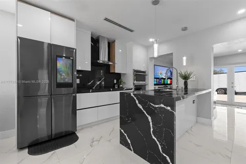 9025 SW 56th St, Miami FL 33165