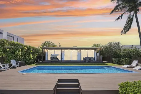 1231 Stillwater Dr # 0, Miami Beach FL 33141
