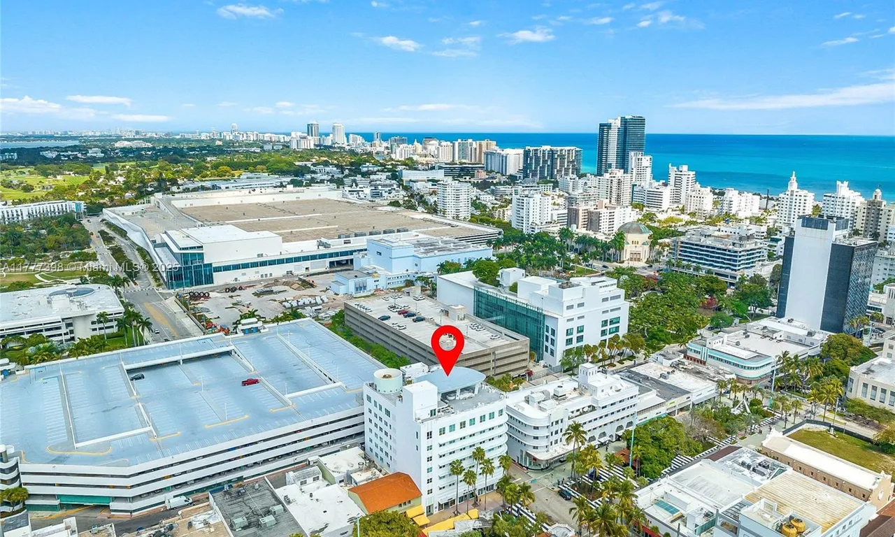 605 Lincoln Rd # 303, Miami Beach FL 33139