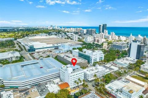 605 Lincoln Rd # 303, Miami Beach FL 33139