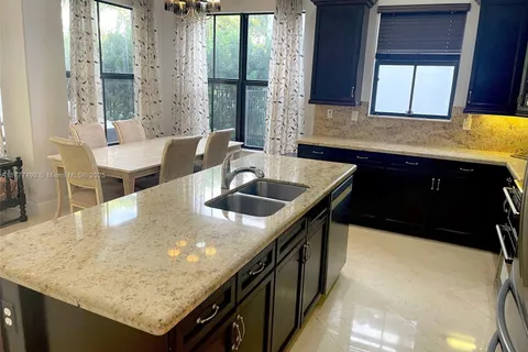 2735 NW 84th Ter, Cooper City FL 33024
