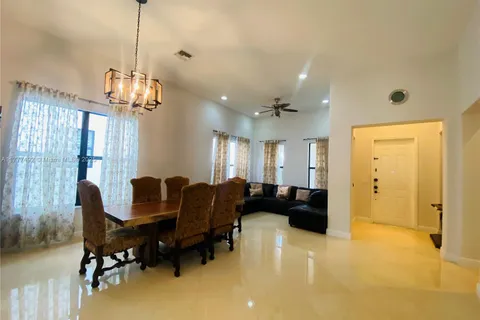 2735 NW 84th Ter, Cooper City FL 33024