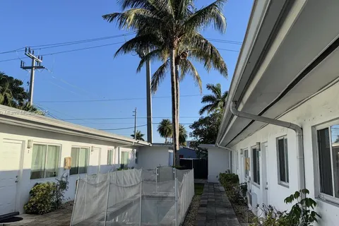 932 Moffett St # 8, Hallandale Beach FL 33009