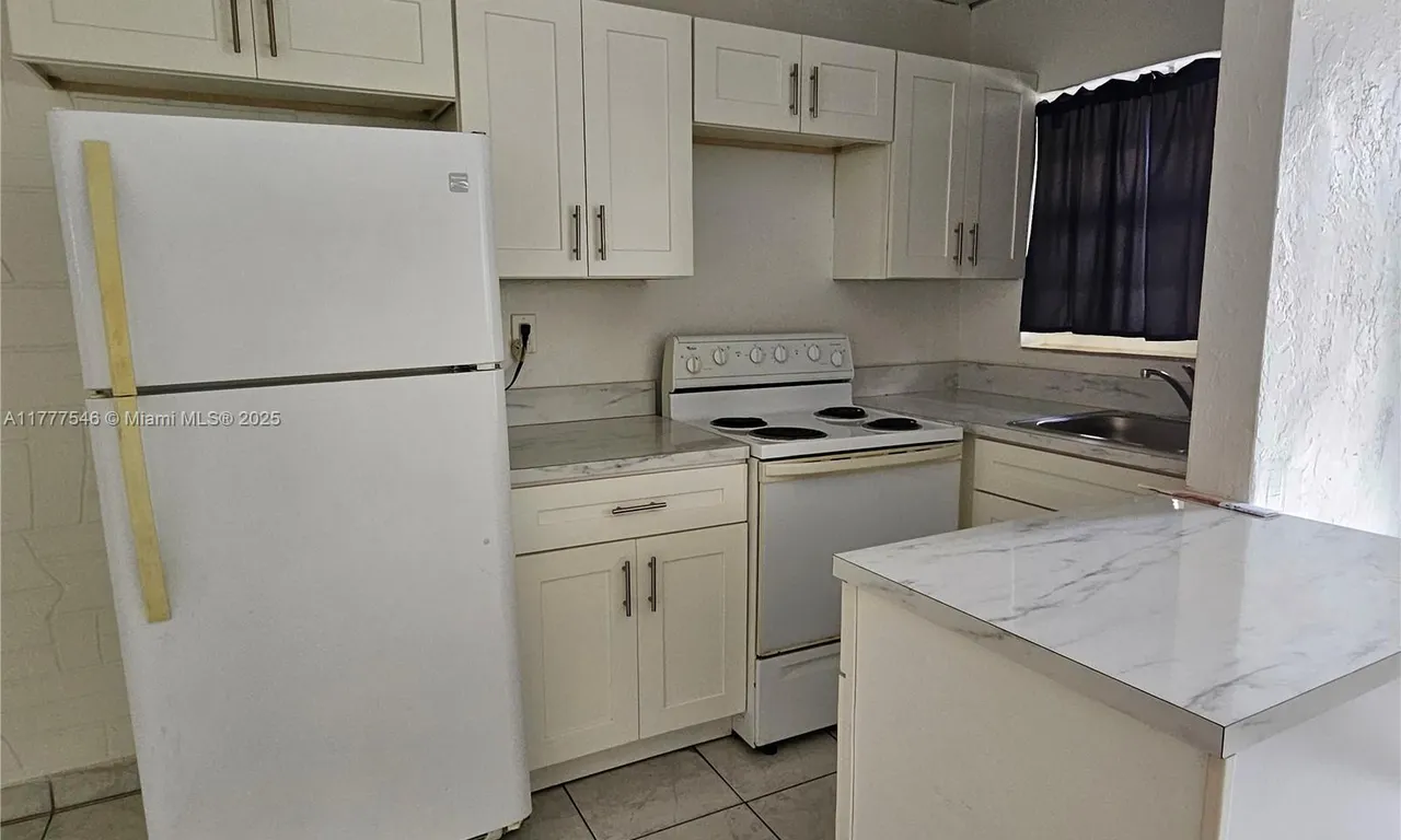 123 N 61st Ave # 7, Hollywood FL 33024