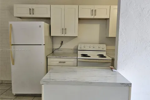 123 N 61st Ave # 7, Hollywood FL 33024