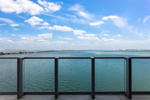 2900 NE 7th Ave # 1002, Miami FL 33137
