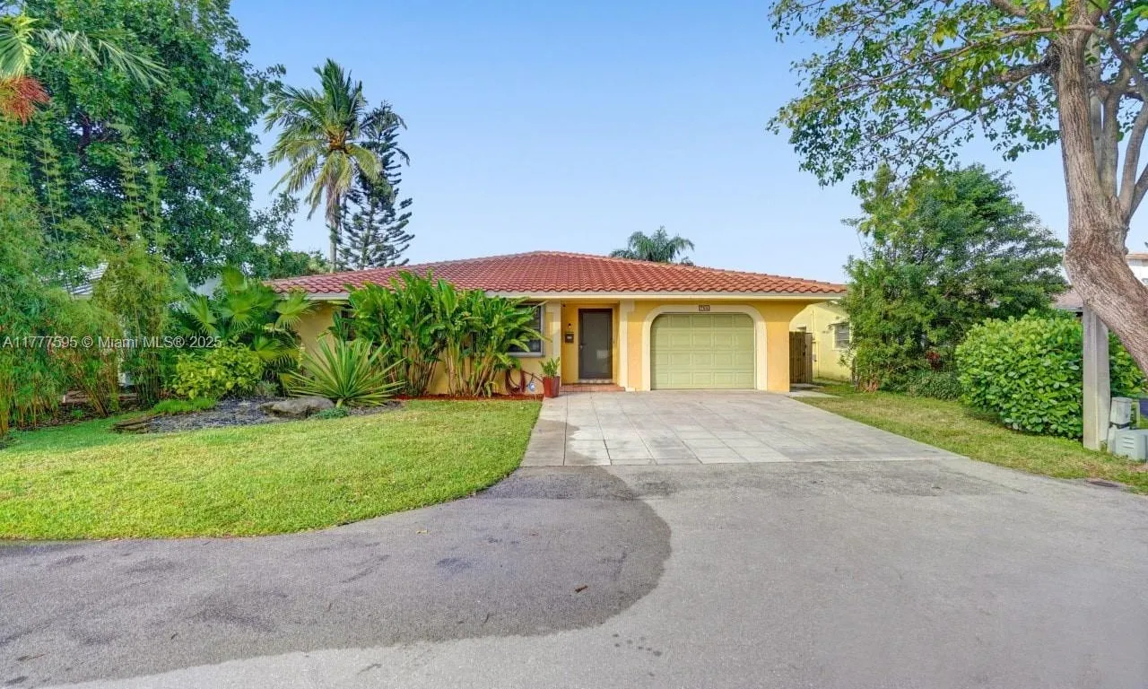 755 NW 35th St, Oakland Park FL 33309