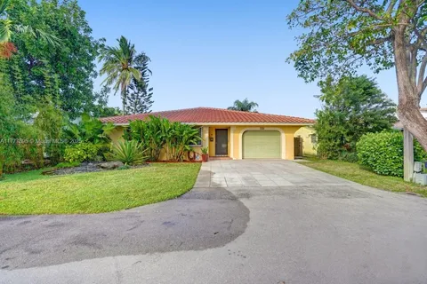755 NW 35th St, Oakland Park FL 33309