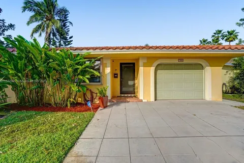755 NW 35th St, Oakland Park FL 33309