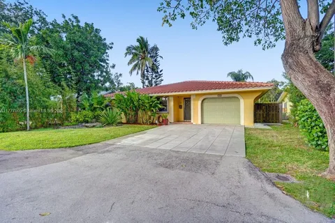 755 NW 35th St, Oakland Park FL 33309