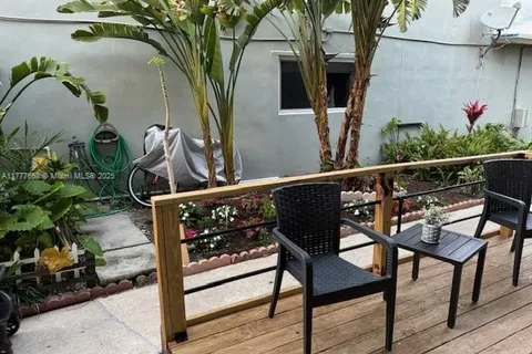 2452 Taylor St # 102, Hollywood FL 33020