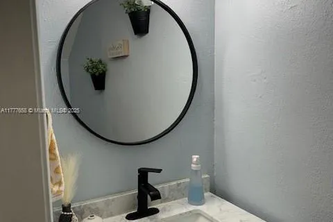 2452 Taylor St # 102, Hollywood FL 33020