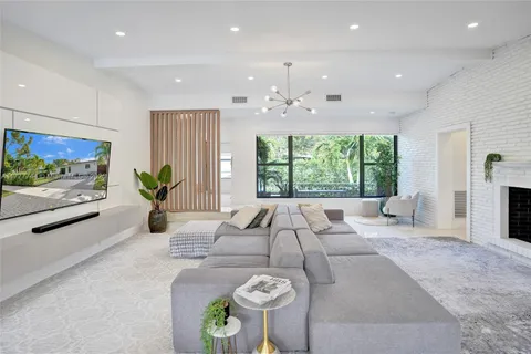 620 NE 17th Ter, Fort Lauderdale FL 33301