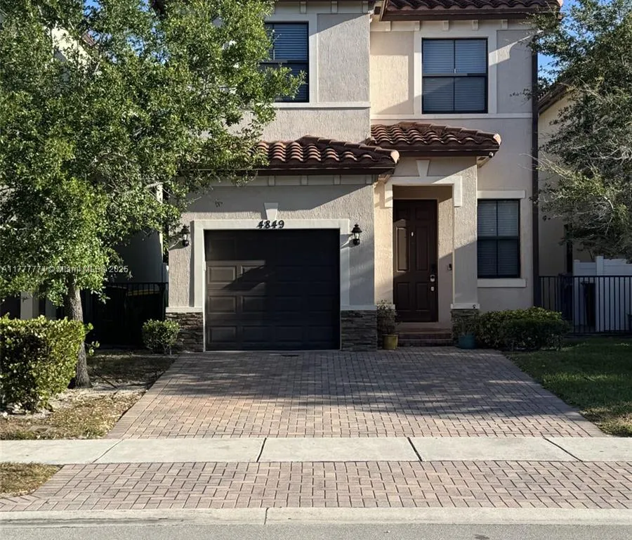 4849 NW 57th Ct, Tamarac FL 33319