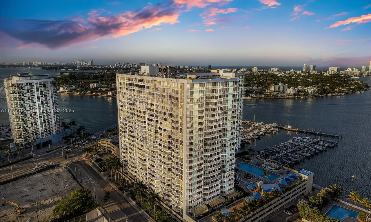 7601 E Treasure Dr # 1414, North Bay Village FL 33141