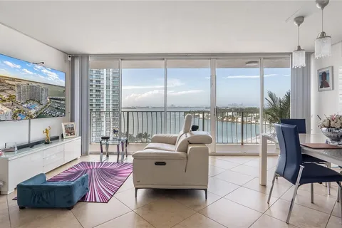7601 E Treasure Dr # 1414, North Bay Village FL 33141