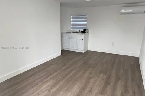 20601 SW 116th Rd # B, Miami FL 33189