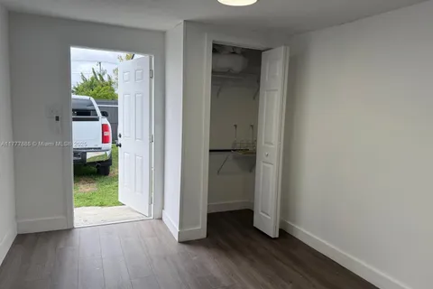 20601 SW 116th Rd # B, Miami FL 33189