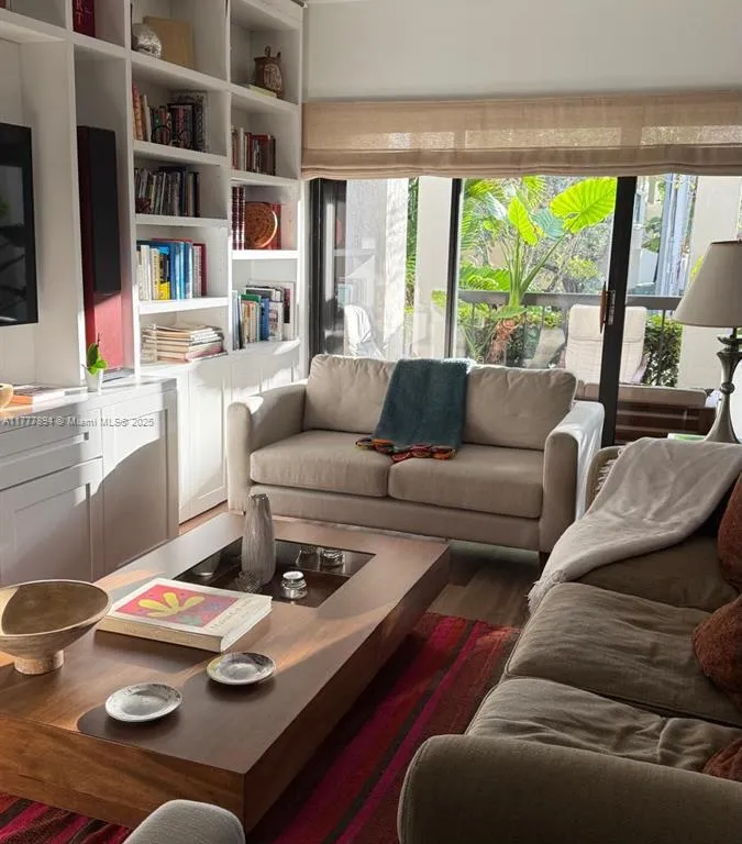 2600 Cardena St # 13, Coral Gables FL 33134