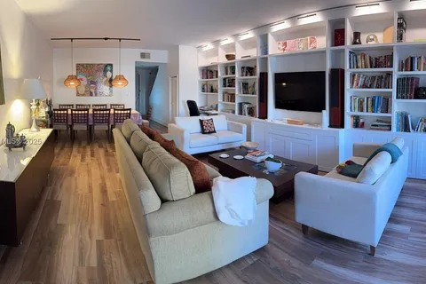 2600 Cardena St # 13, Coral Gables FL 33134
