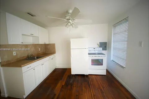 50 SE 13th St # 50, Dania Beach FL 33004