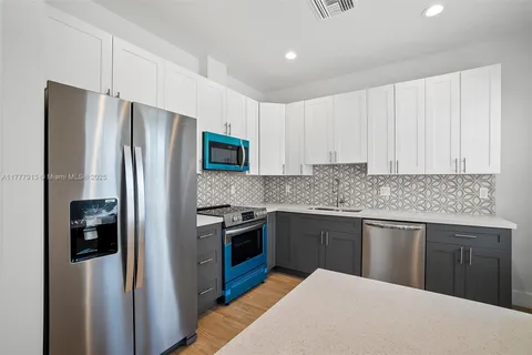711 N L St # 1, Lake Worth FL 33460