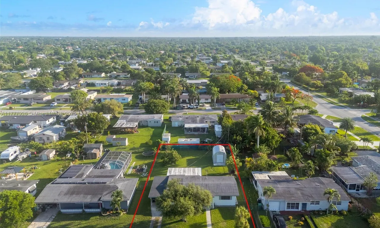 1425 NW 9th St, Homestead FL 33030