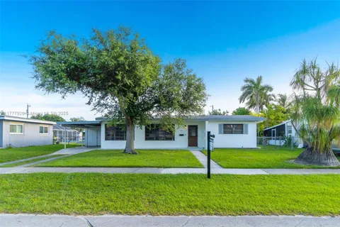 1425 NW 9th St, Homestead FL 33030