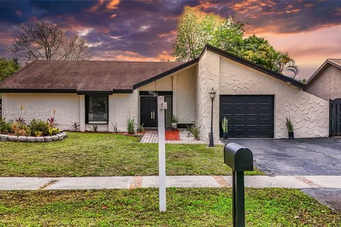 750 77th Ave, Plantation FL 33324